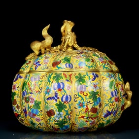 An exquisite cloisonné 'squirrel and grape' pattern box