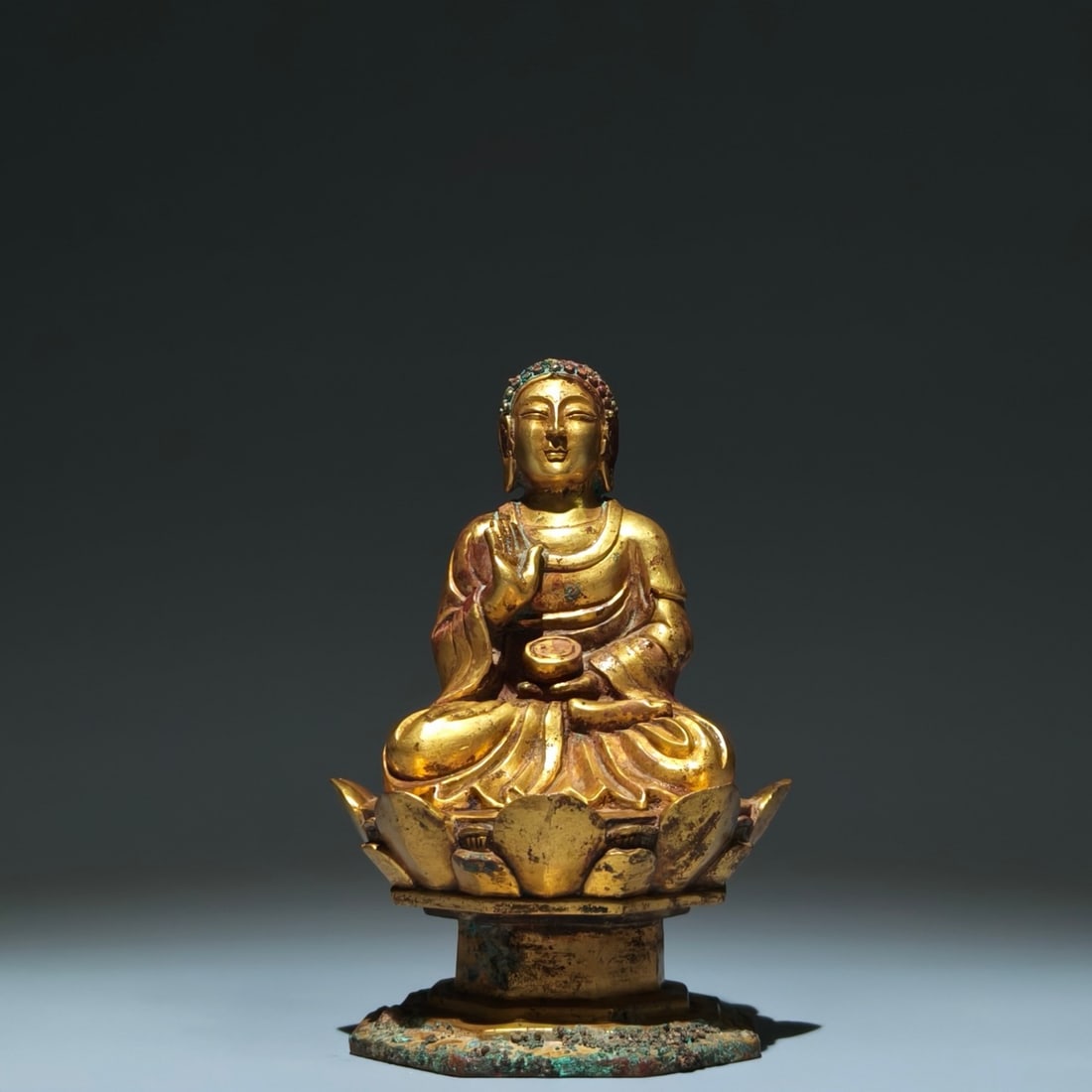 A Rare Gilt Bronze Buddha Statue Ornament: A Rare Gilt Bronze Buddha Statue Ornament,Liao Dynasty, China,Size:6.9inx4.3in 铜鎏金佛像摆件,中国辽代