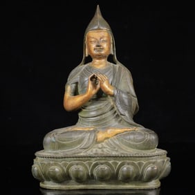 A Solemn Gilt Bronze Statue of Tsongkhapa