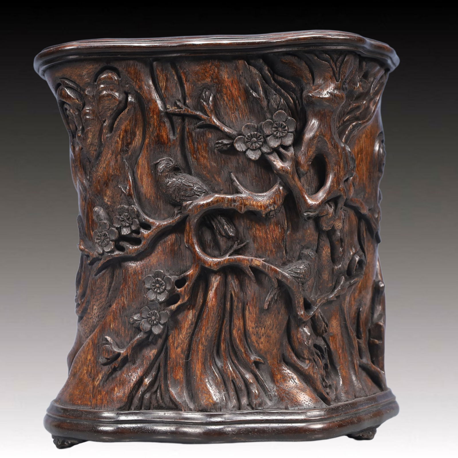 An Exquisite Eaglewood Flower and Bird Pattern Brush Pot: An Exquisite Eaglewood Flower and Bird Pattern Brush Pot,Qing Dynasty, China,Size:7.9inx5.9inx8.3in,Weight:900g 