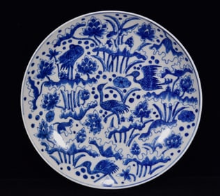 An Exquisite Blue and White Flower and Crane Pattern Plate