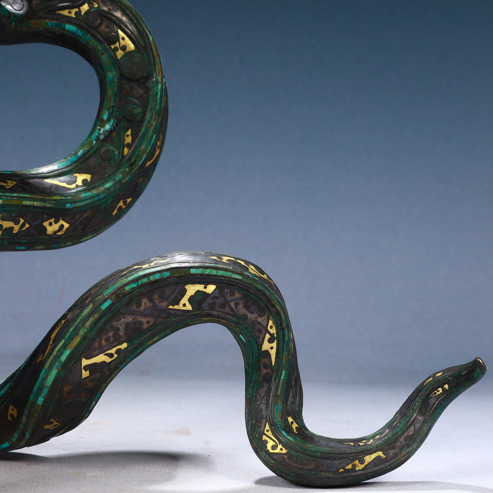 An Archaic Bronze Inlaid Gold Snake Ornament,Inlaid Turquoise - 5