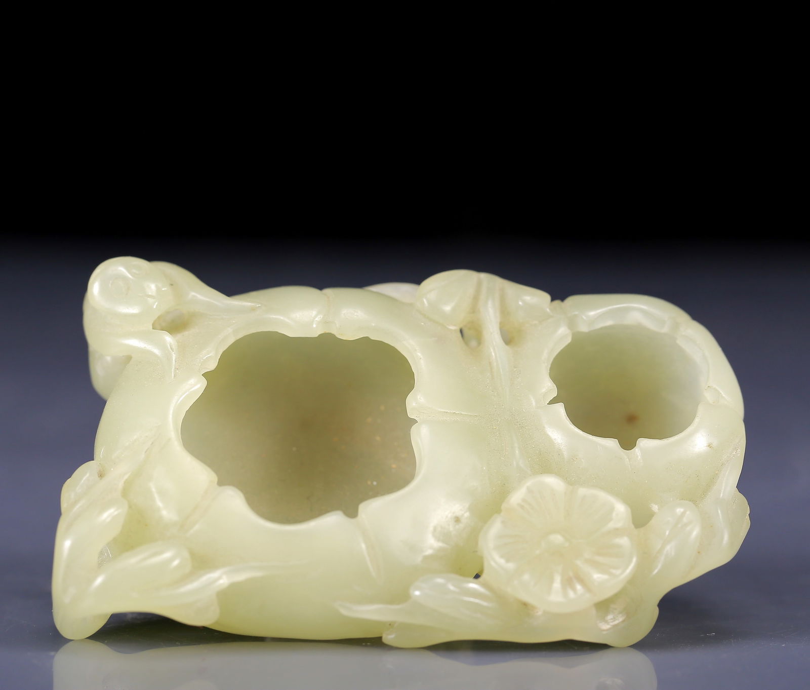 An Exquisite Greenish-White Jade Lotus Pattern Brush Washer: An Exquisite Greenish-White Jade Lotus Pattern Brush Washer,Qing Dynasty, China,Size:3.1inx2inx0.8in,Weight:95g 青白玉莲纹笔洗，清代
