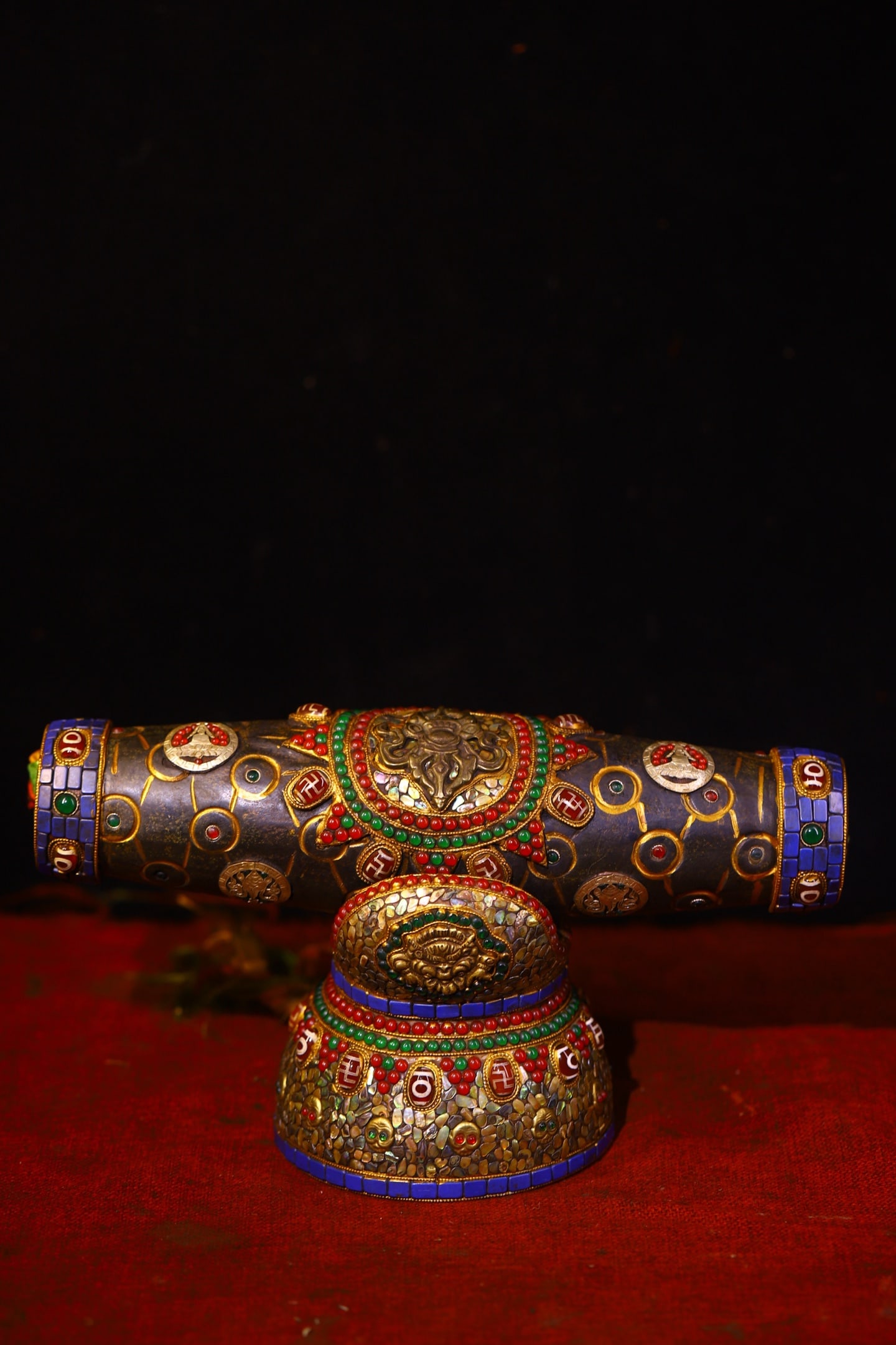 An Exquisite Meteorite Inlaid Dzi Bead and Gems Ornament: An Exquisite Meteorite Inlaid Dzi Bead and Gems Ornament,Qing Dynasty,China,Size:(Entirety)7.1inx11.8in,(Dzi Bead)11.8inx3.9in,Weight:4200g 