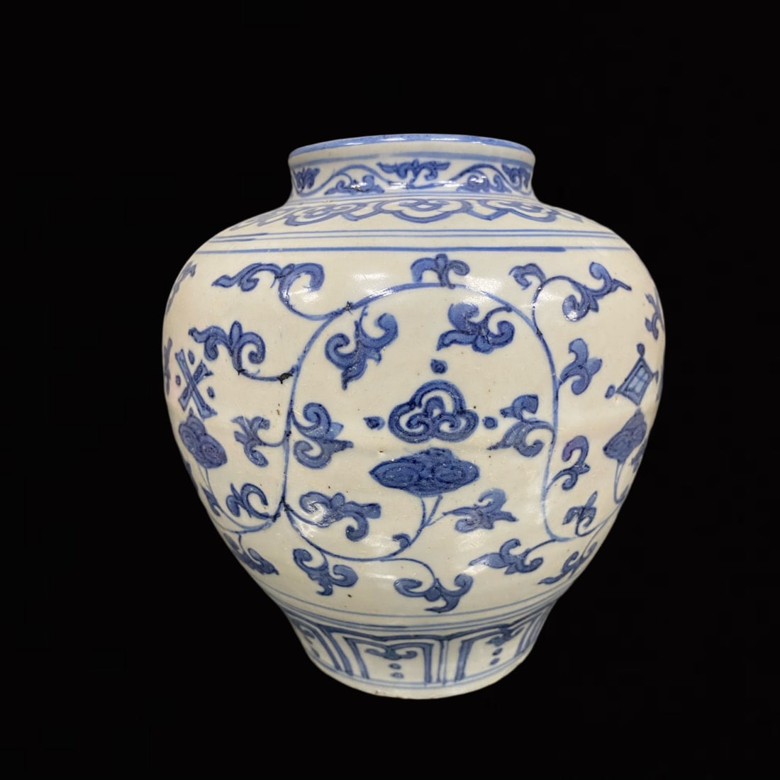 An Exquisite Blue and White Auspicious Cloud Pattern Jar - 2