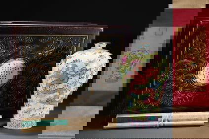 A Rare Yellow Ground Famille-Rose Flower and Dragon Pattern Vase,with Chinese Vertical Scroll Ink