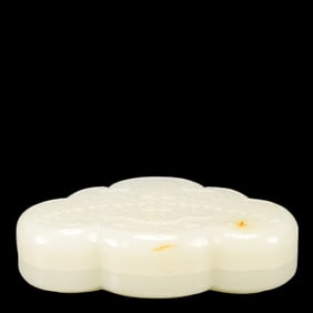 An Exquisite White Jade Bats Box
