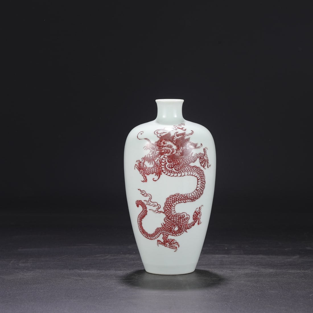 An Exquisite Underglaze-Red Dragon Pattern Vase - 2
