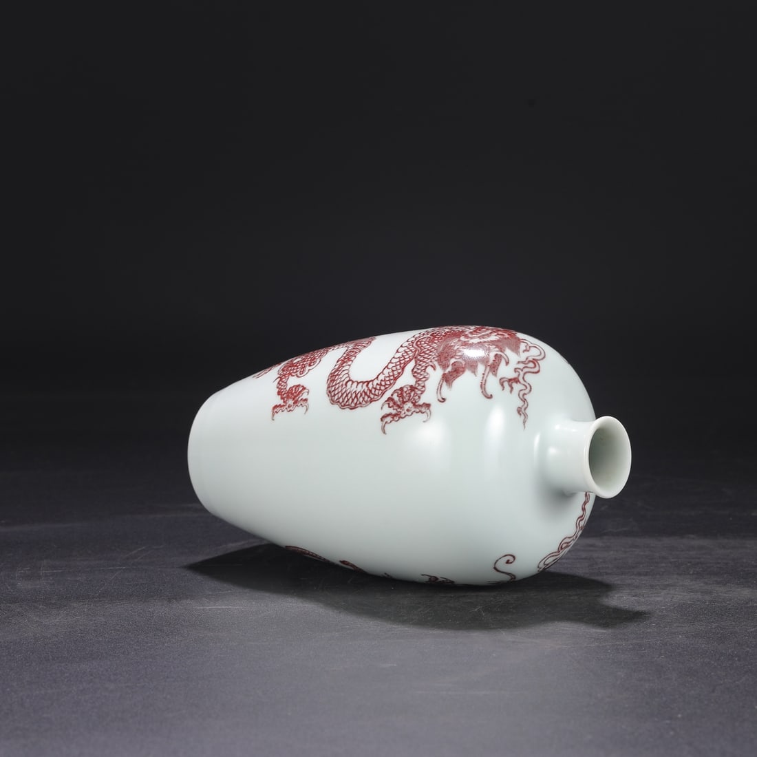 An Exquisite Underglaze-Red Dragon Pattern Vase - 5
