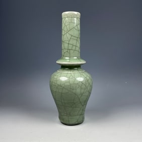 An Exquisite Longquan yao Vase