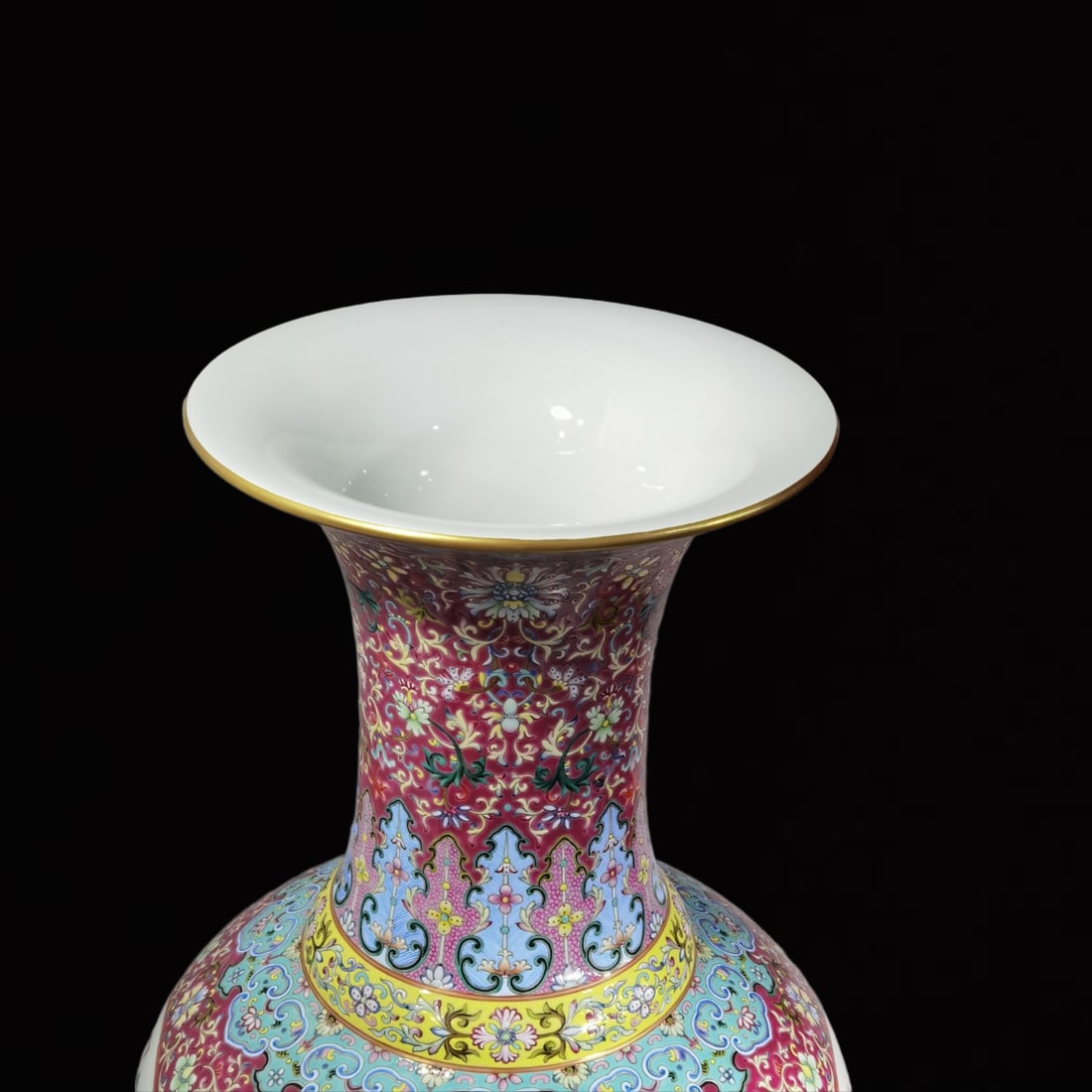 A Huge Ruby Red Glazed Landscape and Figure Pattern Vase - 10