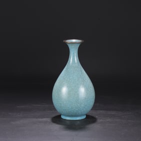 An Exquisite Ru yao Sky Blue Glazed Cover with Silver Vase,with an Imperial Poem by Emperor Qianlong