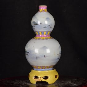 An Exquisite Enamel Landscape and Figure Pattern Gourd-Shaped Vase