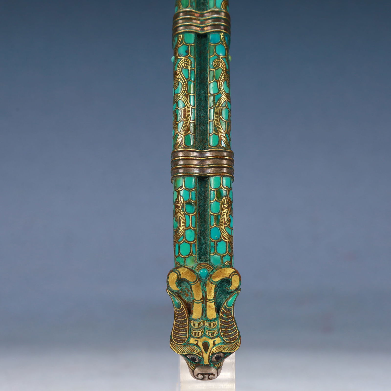 An Archaic Bronze Inlaid Gold Beast-head Hook,Inlaid Turquoise,With Inscription - 4