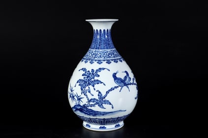 A Rare Blue and White Flower and Bird Pattern Vase