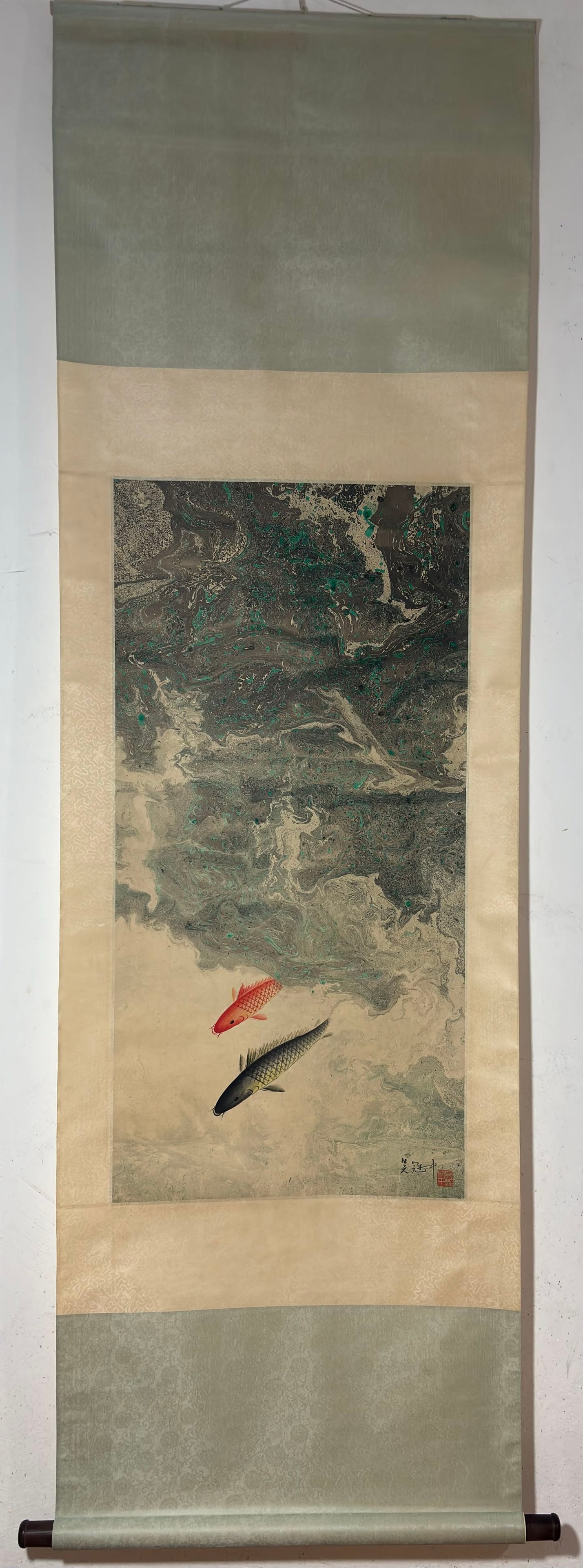 A Chinese Vertical Scroll Ink Painting of Fish on Paper: A Chinese Vertical Scroll Ink Painting of Fish on Paper,Wu Guanzhong,Size:39inx19.3in 一幅中国水墨鱼画立轴,吴冠中