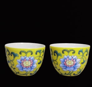 A Pair of Exquisite Enamel Yellow Ground Flower Pattern Cups