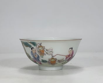 An Exquisite Famille-Rose Figure and Story Pattern Bowl