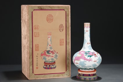 An Exquisite Famille-Rose Painted Gold Auspicious Cloud and Dragon Pattern Vase