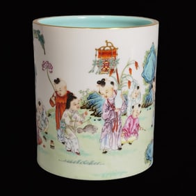 An Exquisite Famille-Rose Figure and Story Pattern Brush Pot