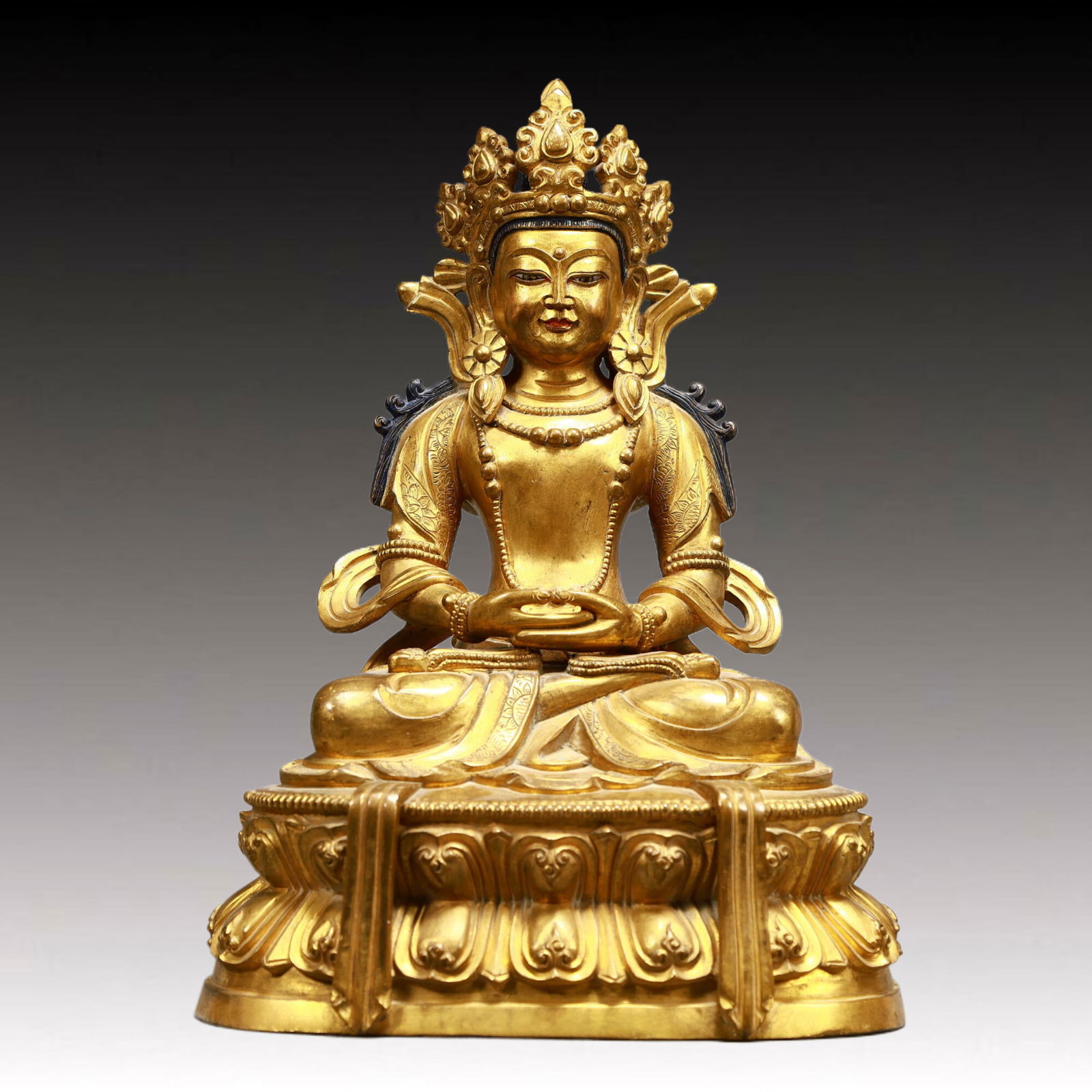 A Solemn Gilt Bronze Statue of Amitayus: A Solemn Gilt Bronze Statue of Amitayus,Ming Dynasty, China,Yongle Six-character Mark,Size:7.9inx5.5inx11in,Weight:4450g 铜鎏金无量寿佛像,中ࢲ