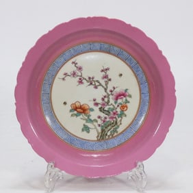 An Exquisite Pink Ground Enamel Flower Pattern Plate