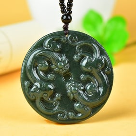 An Exquisite Jasper Dragon Pattern Pendant