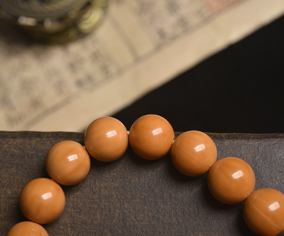 An Exquisite Agate Eight-Eye Dzi Bead Bracelets: An Exquisite Agate Eight-Eye Dzi Bead Bracelets,Size:0.6in, Weight:17.8 g 玛瑙八眼天珠手串