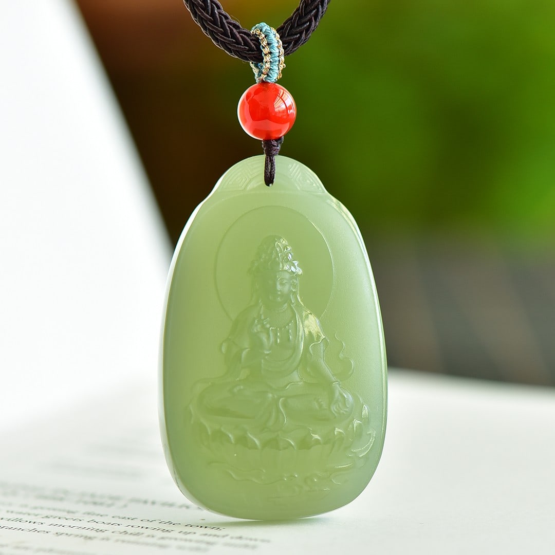 An Exquisite Greenish Jade Statue of Avalokitesvara Pendant: An Exquisite Greenish Jade Statue of Avalokitesvara Pendant,Size:1.3inx2in 青玉观音像挂件