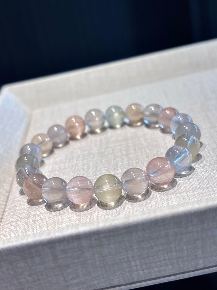 An Exquisite Crystal Bracelets: An Exquisite Crystal Bracelets,Size:0.4in,Weight:22g 水晶手链