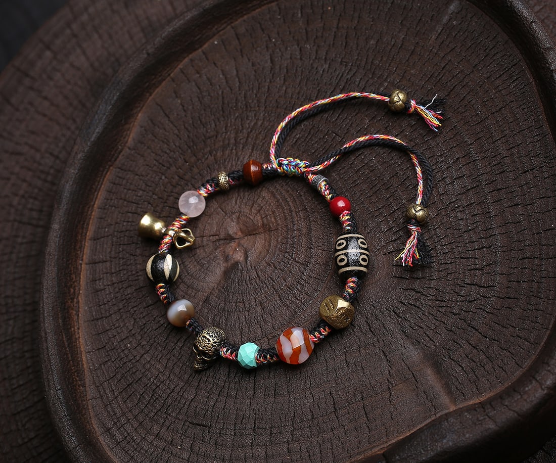 An Exquisite Agate Eight-Eye Dzi Bead Bracelets: An Exquisite Agate Eight-Eye Dzi Bead Bracelets,Size:0.6in, Weight:17.8 g 玛瑙八眼天珠手串