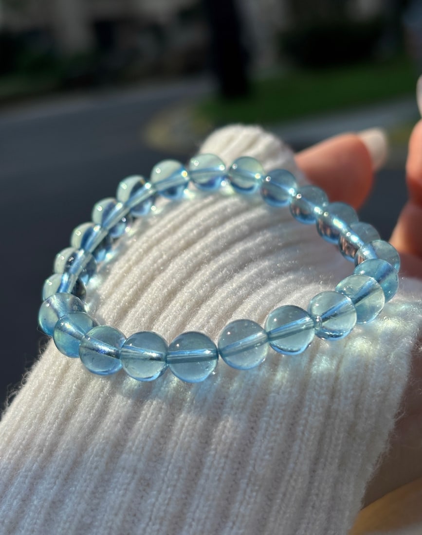 An Exquisite Aquamarine Bracelets: An Exquisite Aquamarine Bracelets,Size: 0.3in Weight:15.6 g 海蓝宝手串