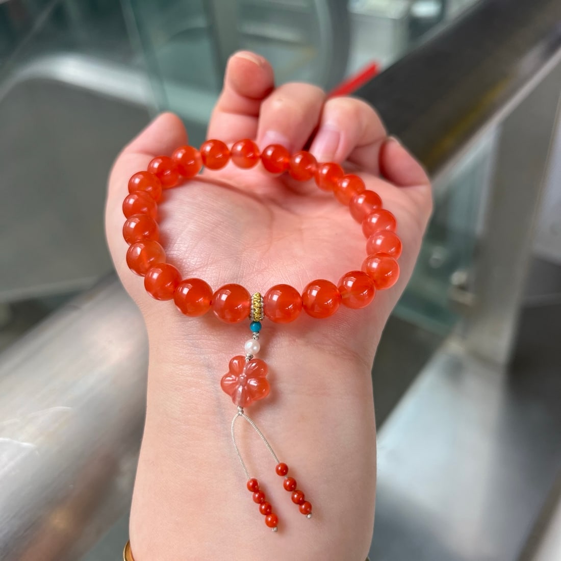 An Exquisite Agate Bracelets: An Exquisite Agate Bracelets,Size:0.3in Weight:20.4 g 玛瑙手串