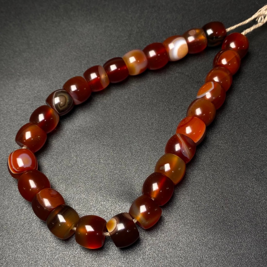 A Precious Agate Bracelets: A Precious Agate Bracelets,Size:0.4inx0.3in*27 玛瑙手串