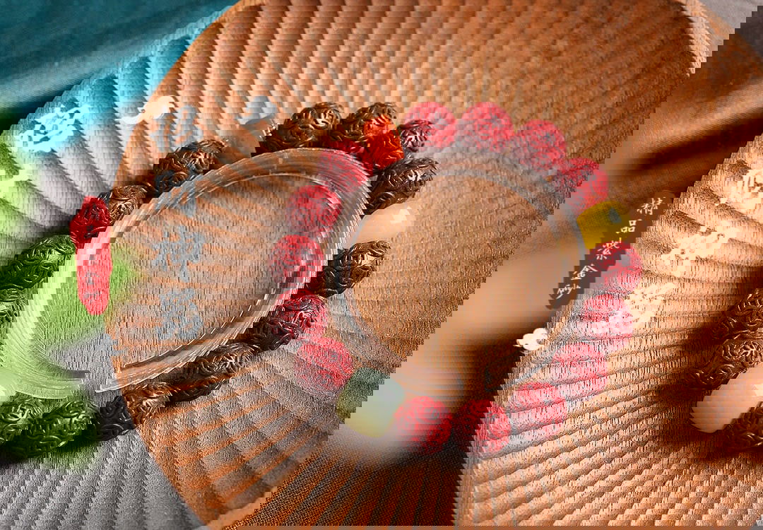 An Exquisite Cinnabar Bracelets - 2