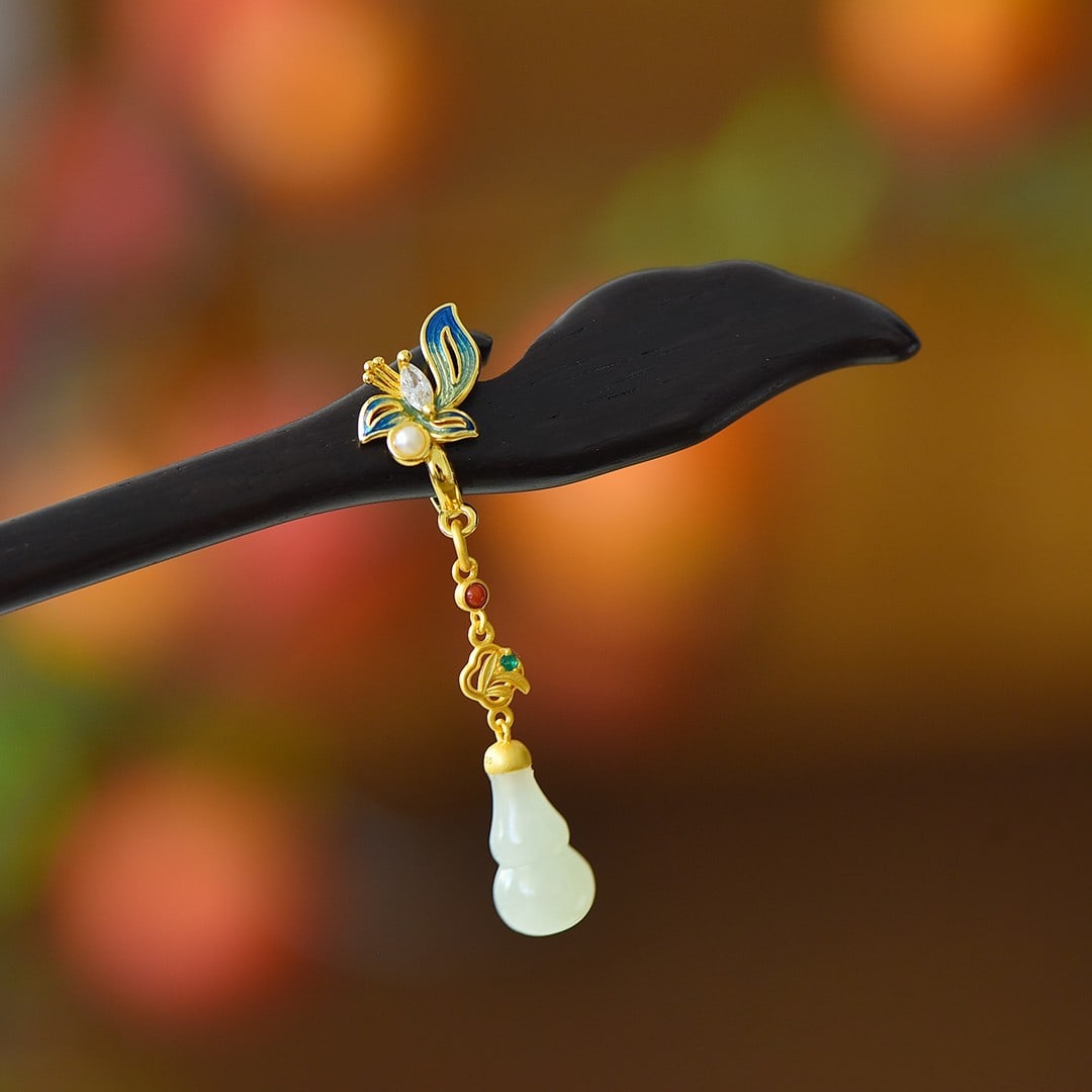 An Exquisite Sterling Silver-Gold Plated Inlaid White Jade Ebony Hairpin: An Exquisite Sterling Silver-Gold Plated Inlaid White Jade Ebony Hairpin 纯银镀金镶白玉黑檀木发簪