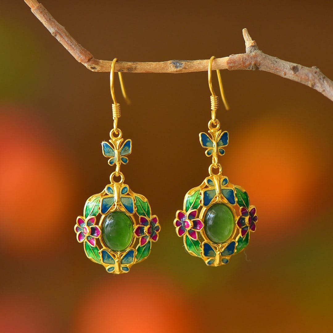 A Pair of Exquisite Sterling Silver-Gold Plated Inlaid Jasper Enamel Earrings: A Pair of Exquisite Sterling Silver-Gold Plated Inlaid Jasper Enamel Earrings 一对纯银镀金镶碧玉珐琅耳环