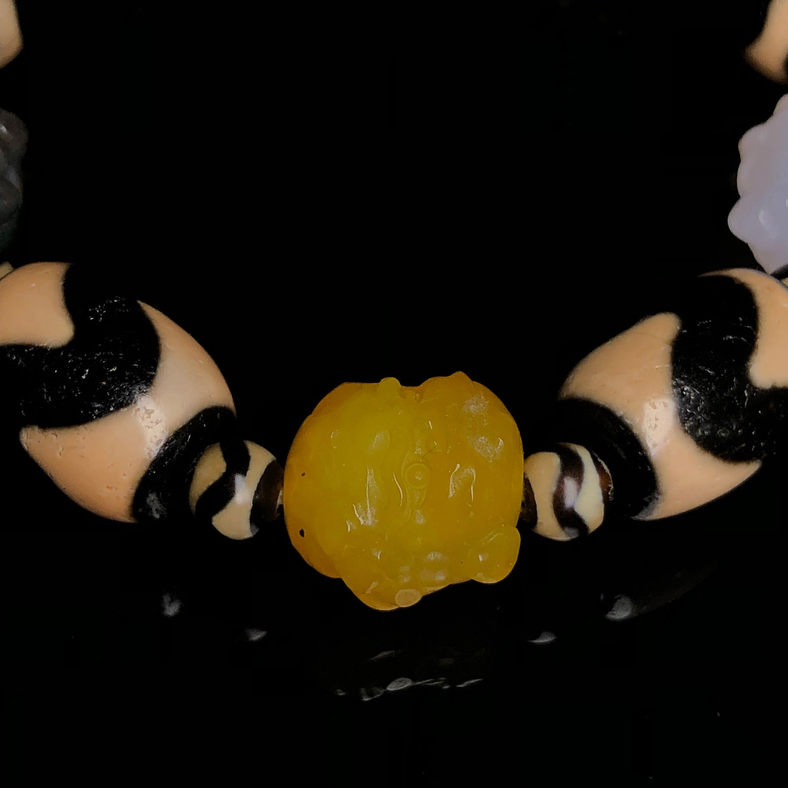 A Precious Agate Bracelets - 8