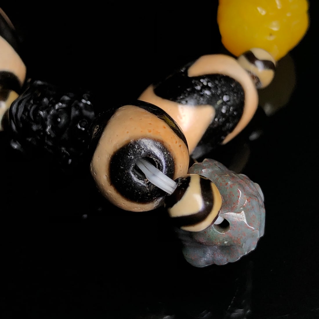 A Precious Agate Bracelets - 9