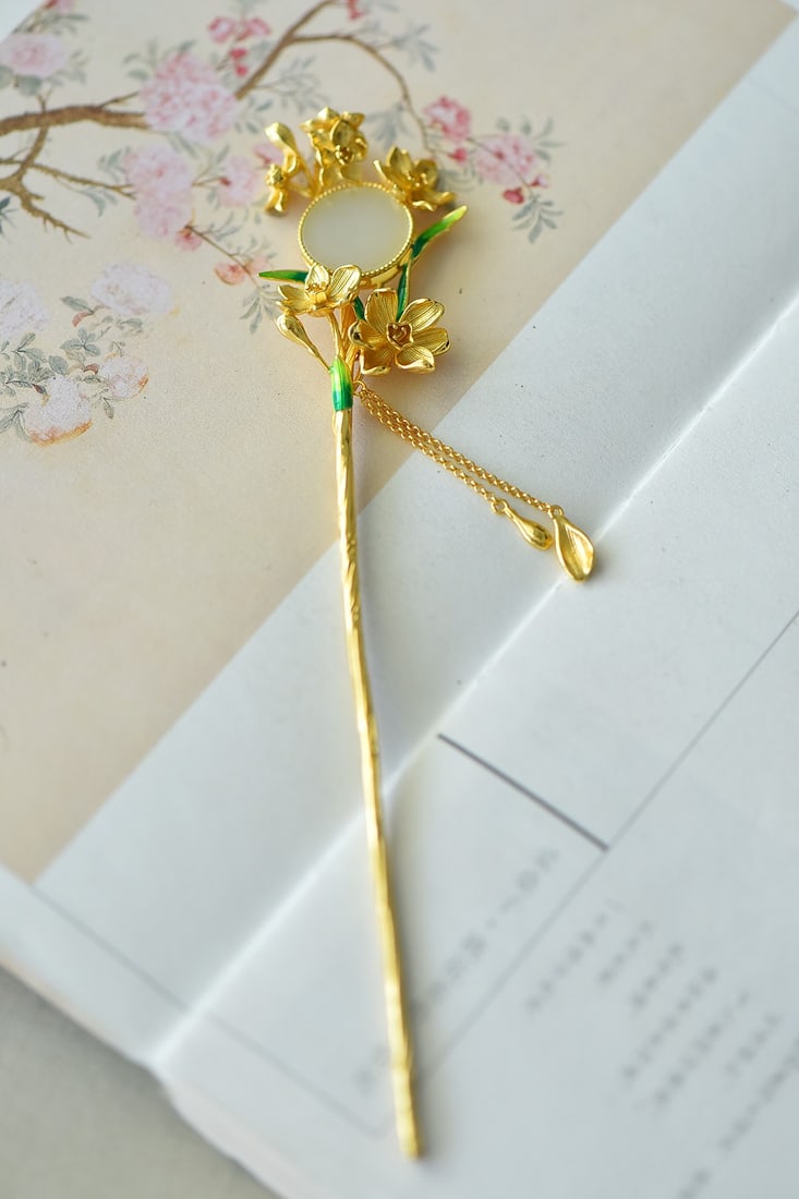 An Exquisite Sterling Silver-Gold Plated Inlaid White Jade Enamel Hairpin: An Exquisite Sterling Silver-Gold Plated Inlaid White Jade Enamel Hairpin 纯银镀金镶白玉珐琅发簪