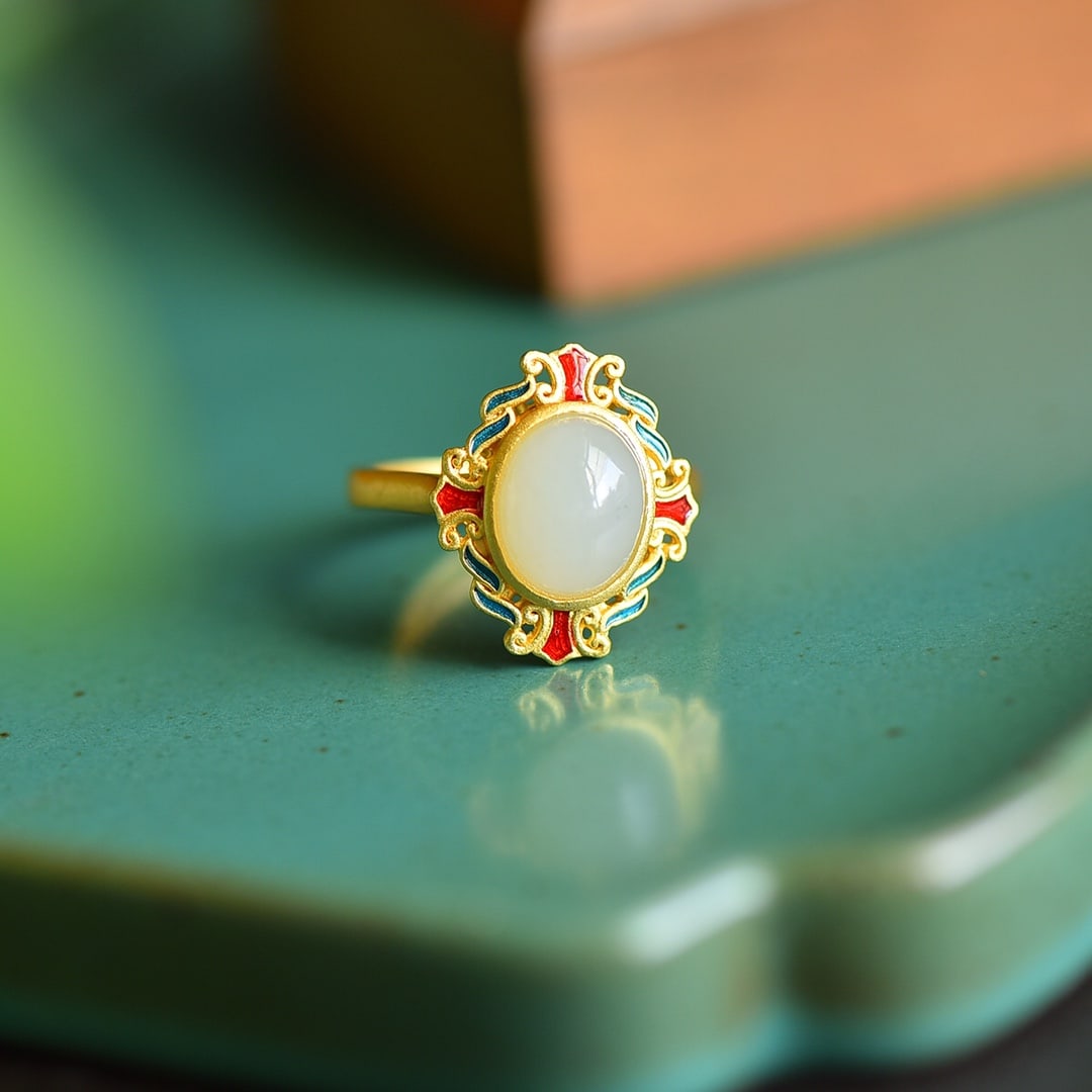 An Exquisite Sterling Silver-Gold Plated Inlaid White Jade Ring: An Exquisite Sterling Silver-Gold Plated Inlaid White Jade Ring 纯银镀金镶白玉戒指