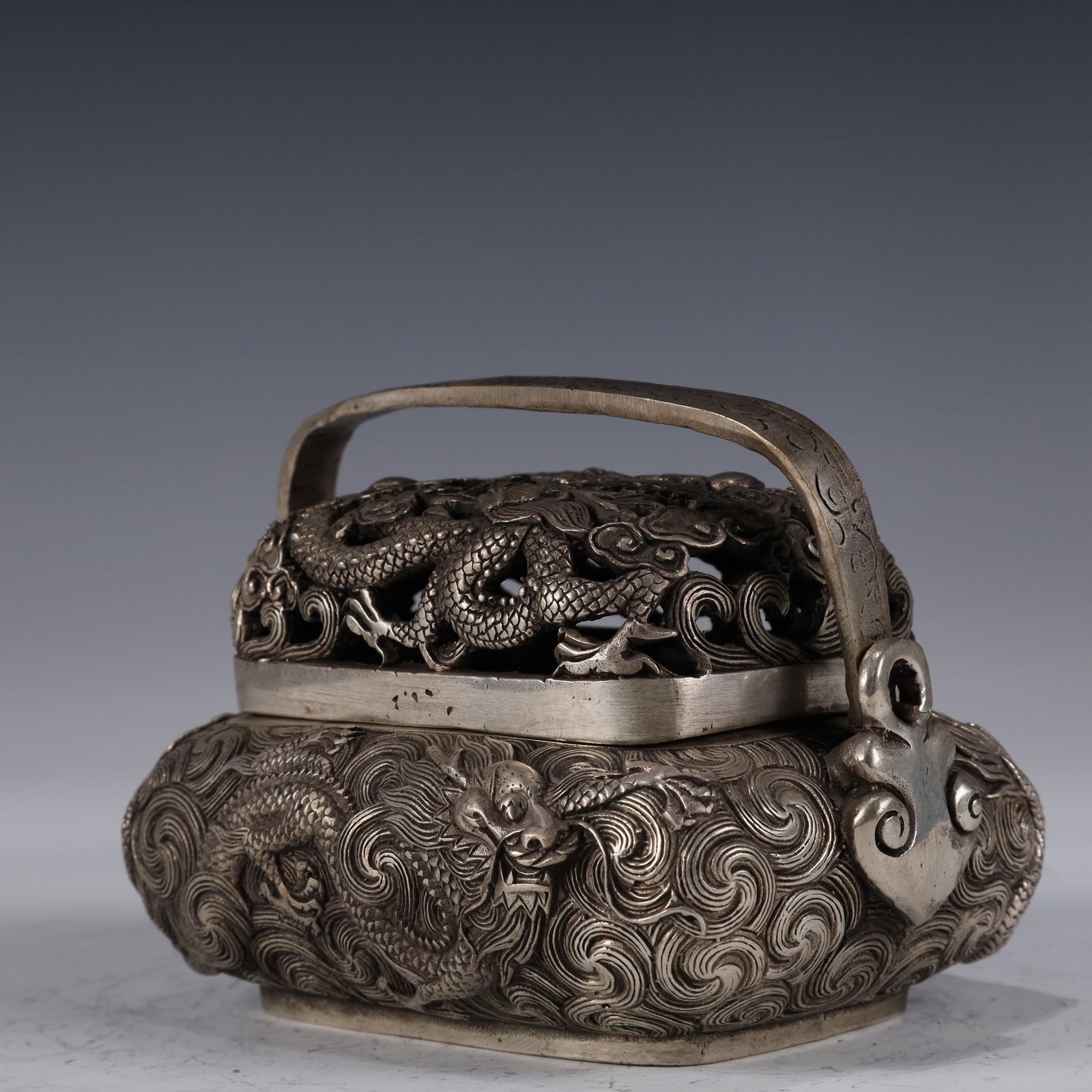 An Exquisite Silver-plated Dragon Pattern Handwarmer - 2