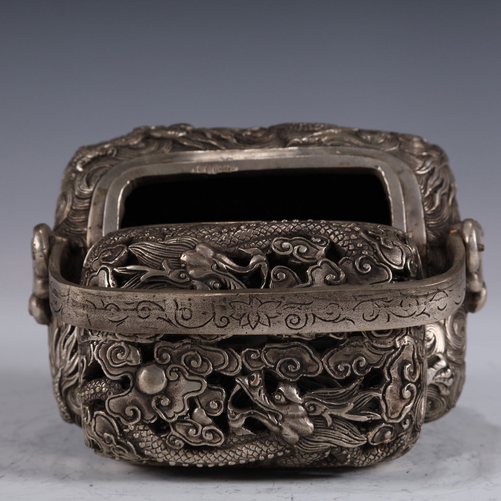 An Exquisite Silver-plated Dragon Pattern Handwarmer - 7