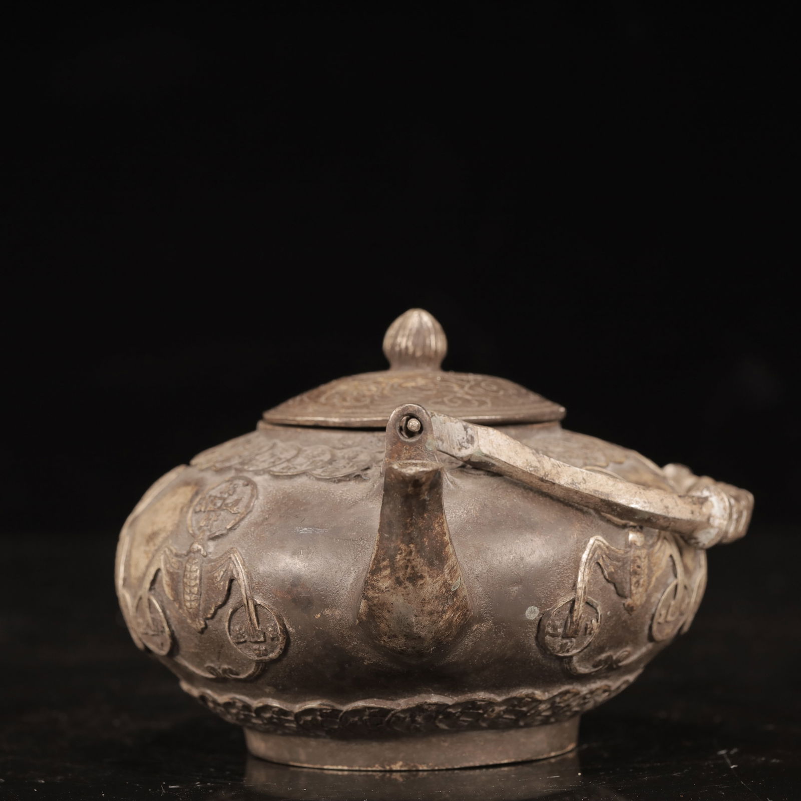 An Exquisite Silver-plated Copper Bats Pattern Ewer - 3