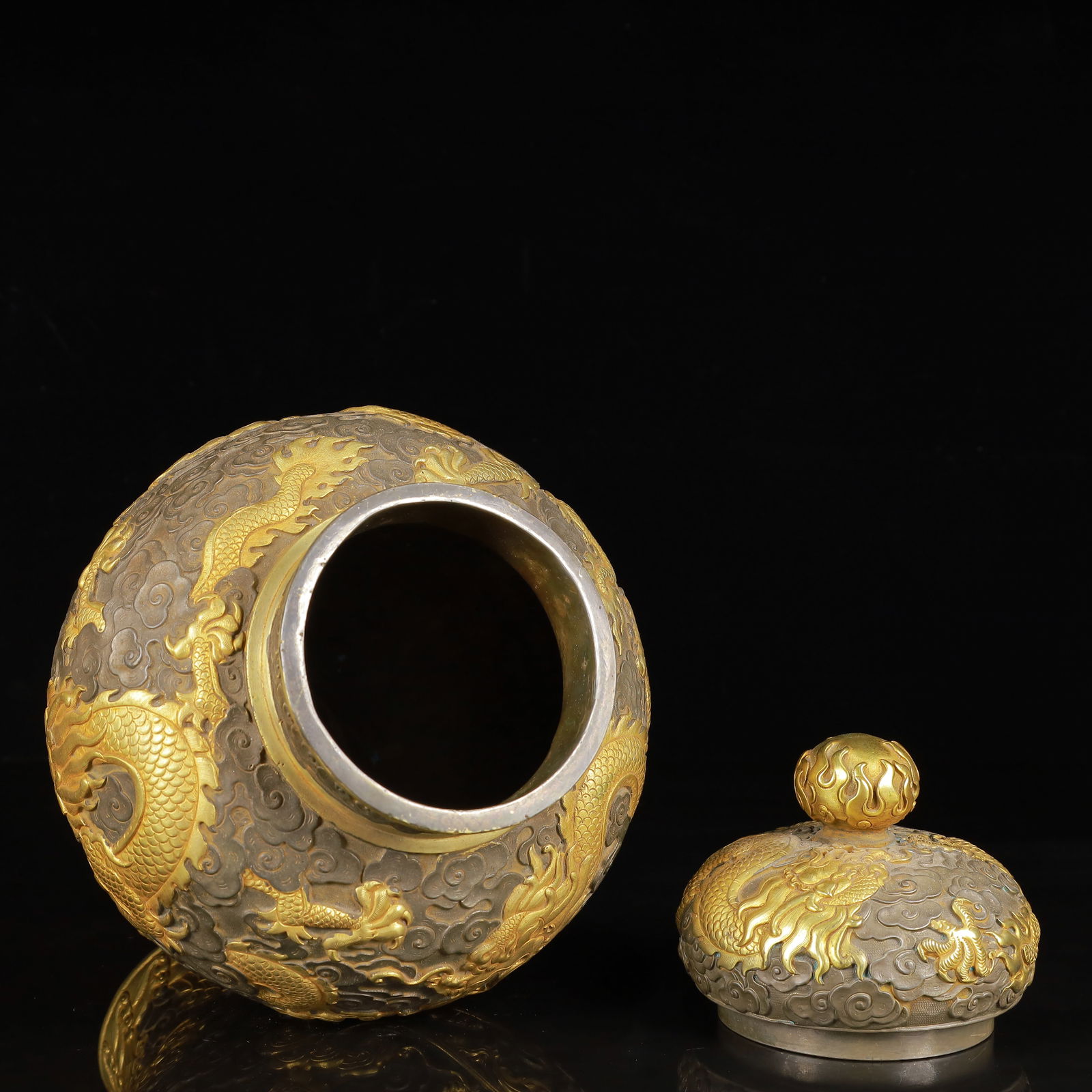 An Exquisite Gilt Silver Dragon Pattern Cover Jar - 14