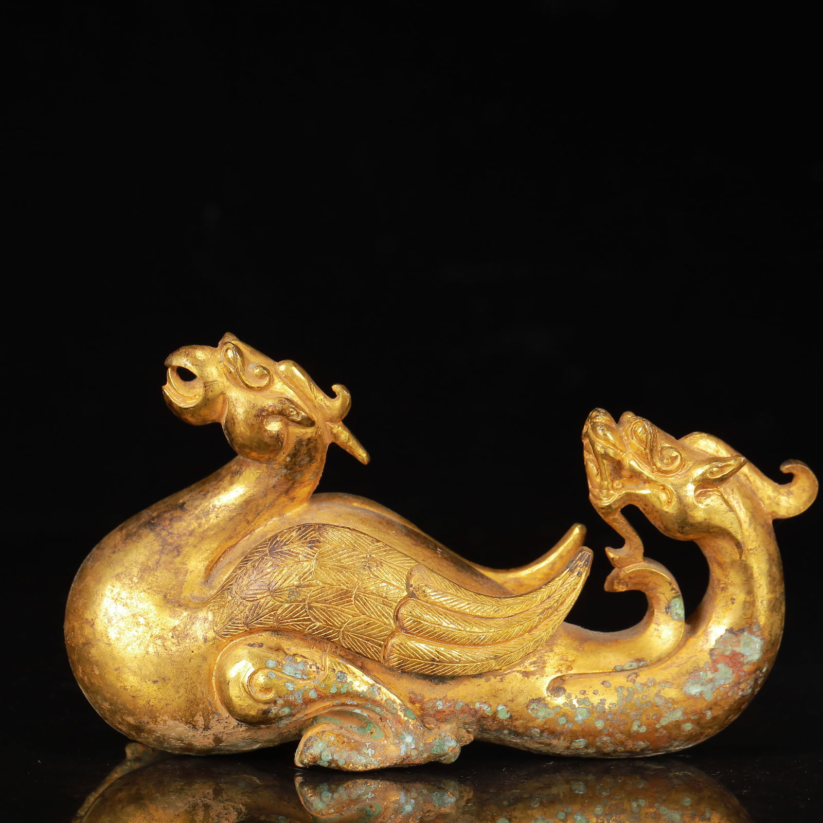 An Exquisite Gilt Bronze Dragon and Phoenix Ornament: An Exquisite Gilt Bronze Dragon and Phoenix Ornament,Qing Dynasty,China,Size:25.2inx2inx3.1in,Weight:458g 铜鎏金龙凤摆件,中国清代