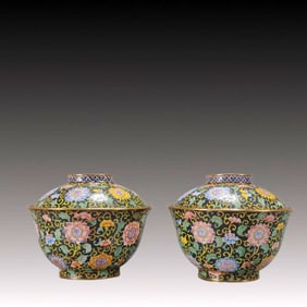 A Pair of Exquisite Painted Enamel Lotus Pattern Cover Bowls