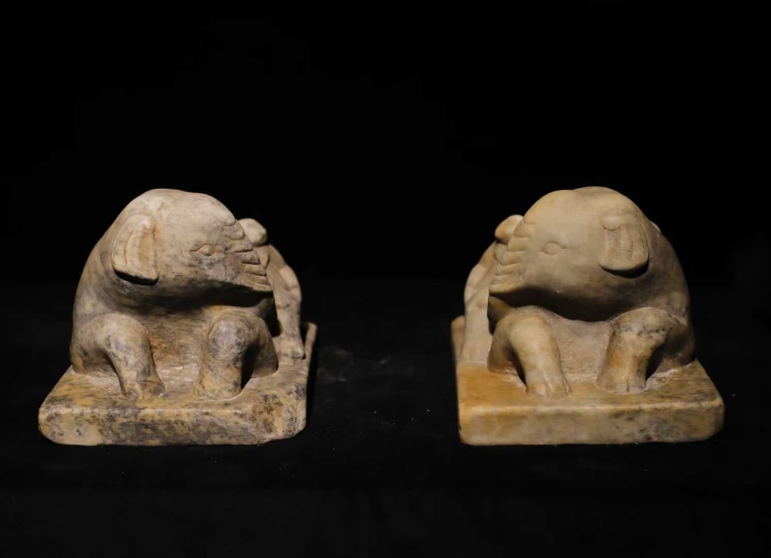 A Pair of Solemn Limestone Elephant Ornament: A Pair of Solemn Limestone Elephant Ornament,Qing Dynasty,China,Size:7.1inx10.6inx6.7in 一对青石象摆件,中国清代