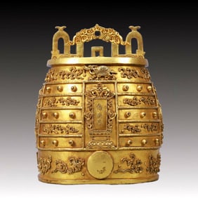 An ExquisiteGilt Bronze Auspicious Cloud and Dragon Pattern Chime