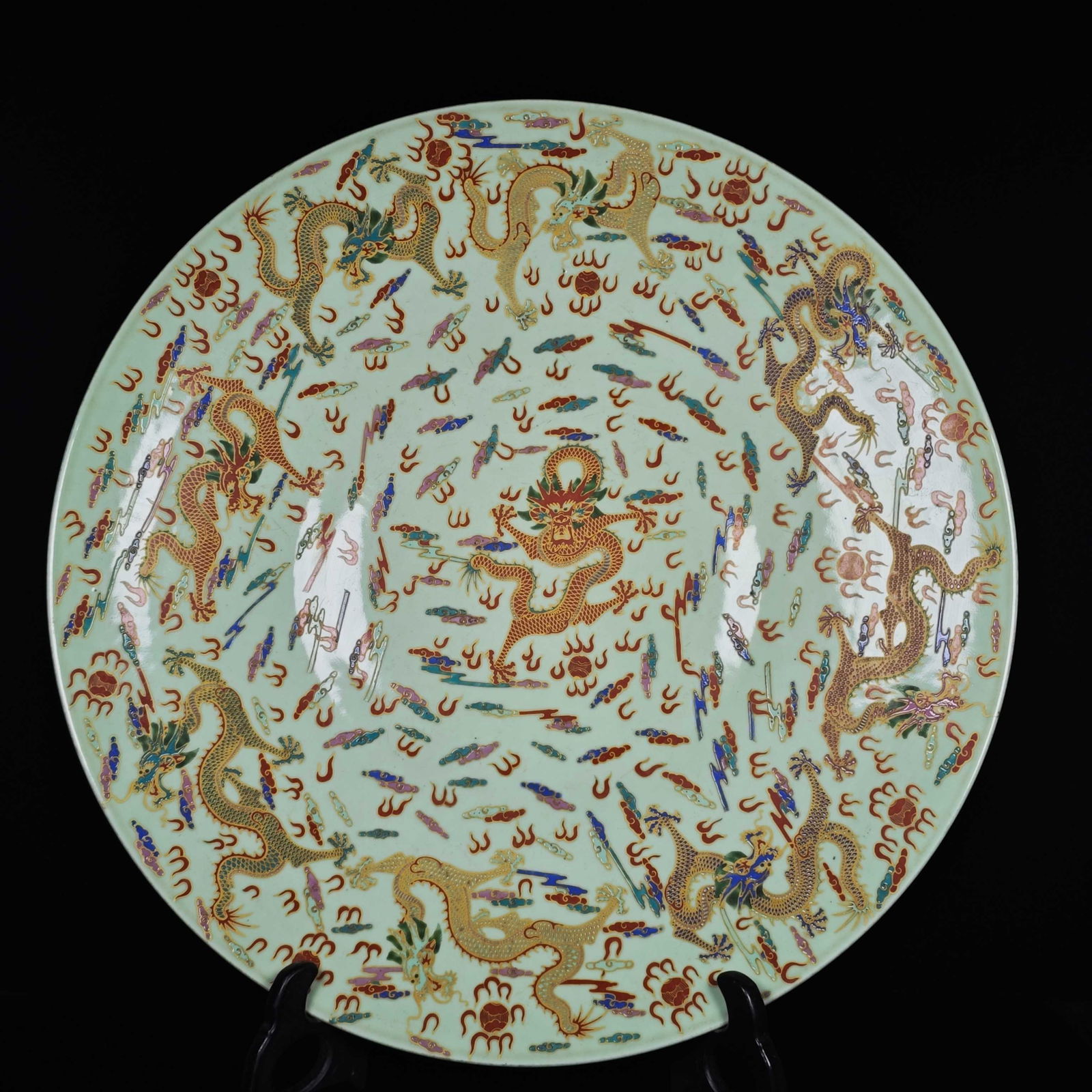 A Huge Famille-Rose Auspicious Cloud and Dragon Pattern Plate (1 of 9)